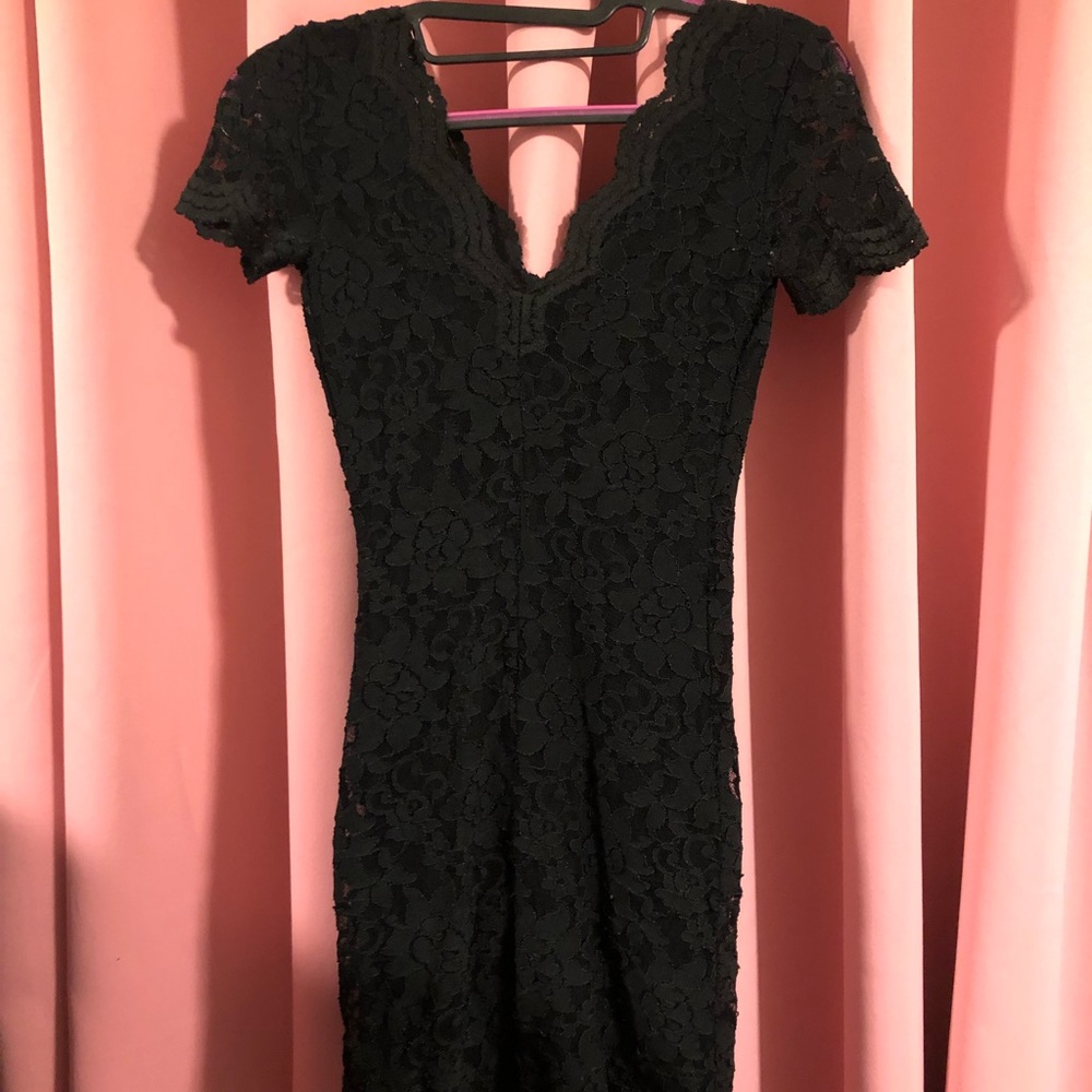 SCALLOP TRIM LACE MINI BODY CON DRESS URBAN OUTFIT
